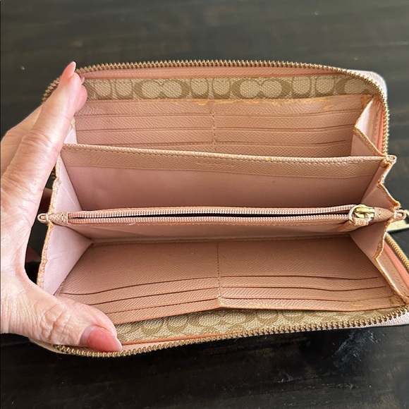 Coach Wallets - Picture 15 of 16